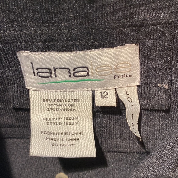 Lana Lee corduroy jacket. Size 12P - Picture 4 of 7